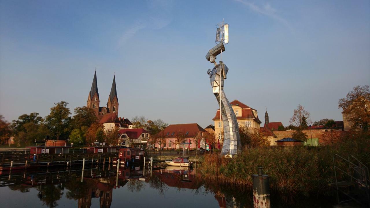 Kulturfreizeiten Ferienwohnungen Neuruppin Bagian luar foto